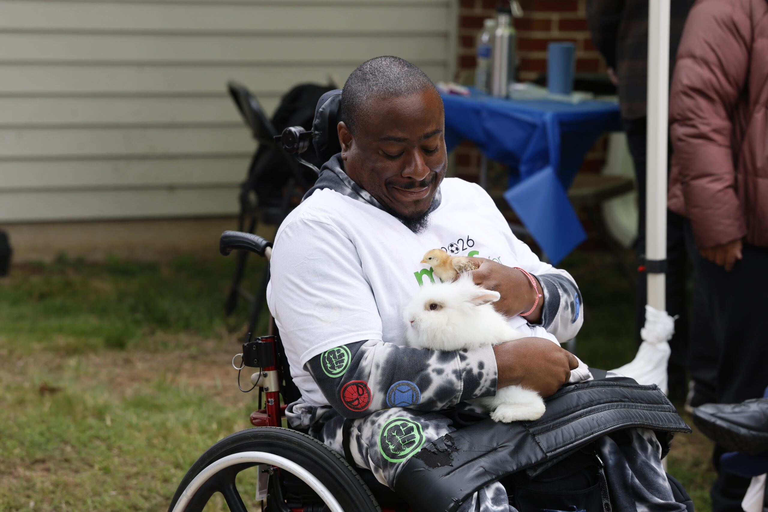 _L2A5156_Melvin-petting zoo